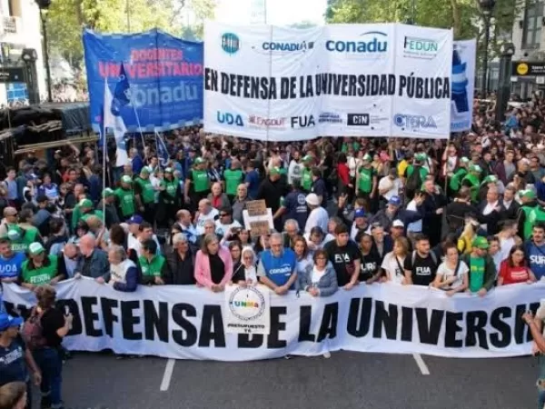 Gremios exigen recomposici&oacute;n salarial y m&aacute;s fondos para las universidades