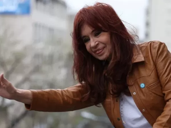 Cristina Kirchner contin&uacute;a internada con drenaje peritoneal y tratamiento antibi&oacute;tico