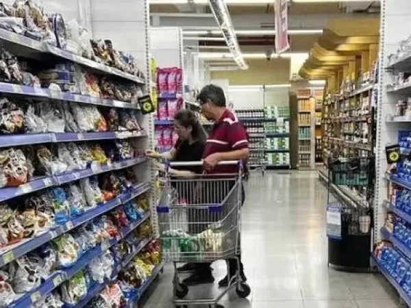El consumo masivo cay&oacute; 1% en septiembre y acumula una baja cercana al 3% en 2026