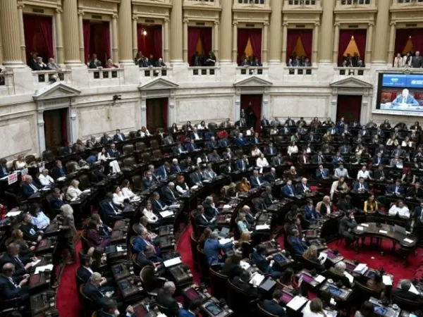La oposici&oacute;n presiona para tratar Ficha Limpia por fuera de la reforma electoral