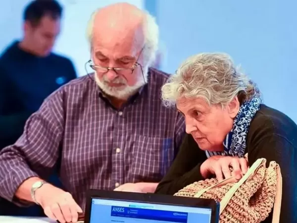 Seg&uacute;n la UCA, las jubilaciones m&iacute;nimas con bono cayeron 6% en el &uacute;ltimo a&ntilde;o