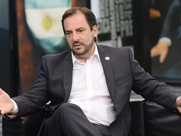 Kicillof puso a un intendente enfrentado con CFK como titular de un nuevo organismo econ&oacute;mico