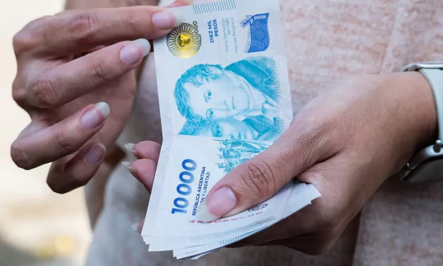 Los salarios volvieron a perder contra la inflaci&oacute;n en marzo y acumulan siete meses de ca&iacute;da