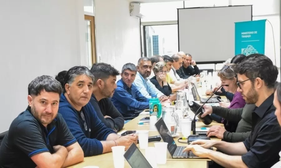 Estatales bonaerenses aceptaron la oferta salarial del 9% de Kicillof