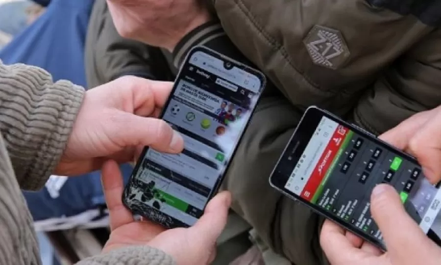 El Gobierno bonaerense refuerza controles para evitar el acceso de menores a las apuestas online