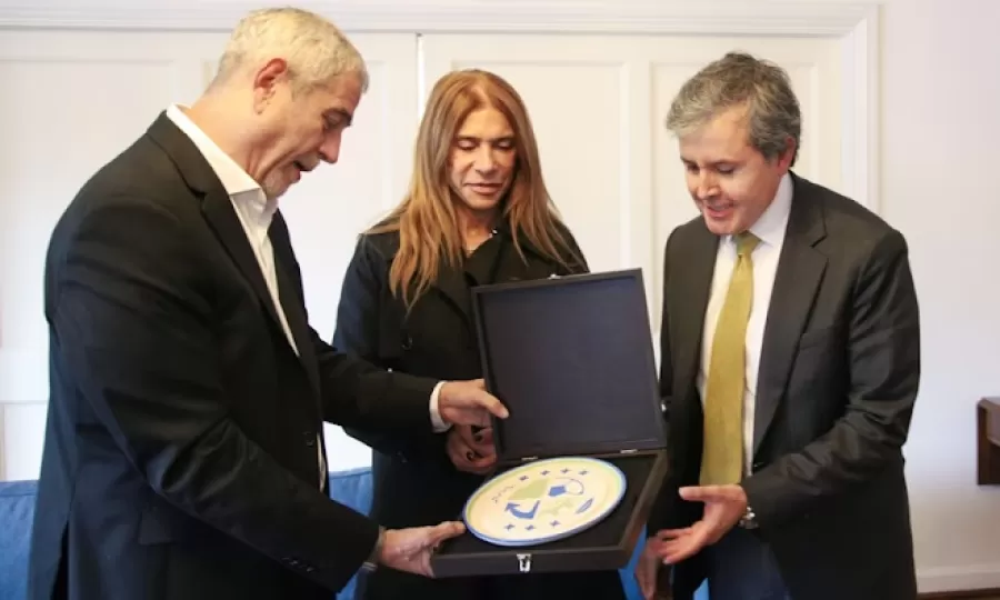 Ferraresi fue recibido por el embajador de Colombia: "Latinoam&eacute;rica debe ser libre de toda dominaci&oacute;n extranjera"