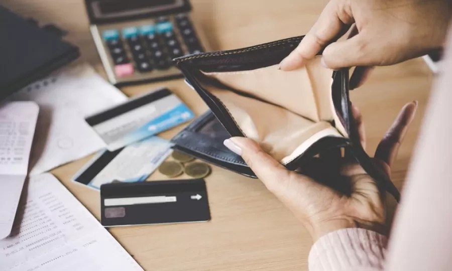 Los cr&eacute;ditos en pesos crecieron por debajo de la inflaci&oacute;n en marzo y acumulan tres meses consecutivos en baja