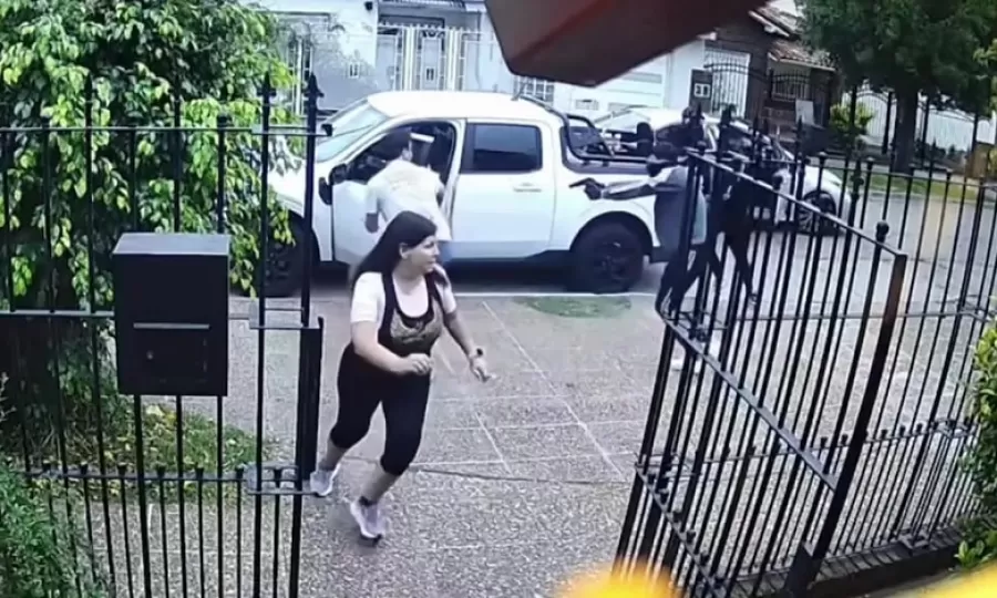 Cuatro delincuentes armados robaron una camioneta con una nena con par&aacute;lisis adentro