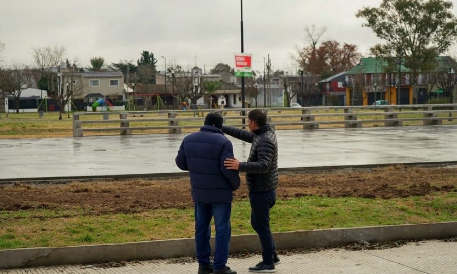 “Seguimos trabajando en esta plaza tan importante para el barrio", indicó Gray.