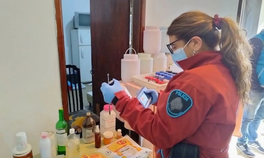 El operativo fue llevado a cabo por la División Investigaciones Antidrogas Zona Sur.