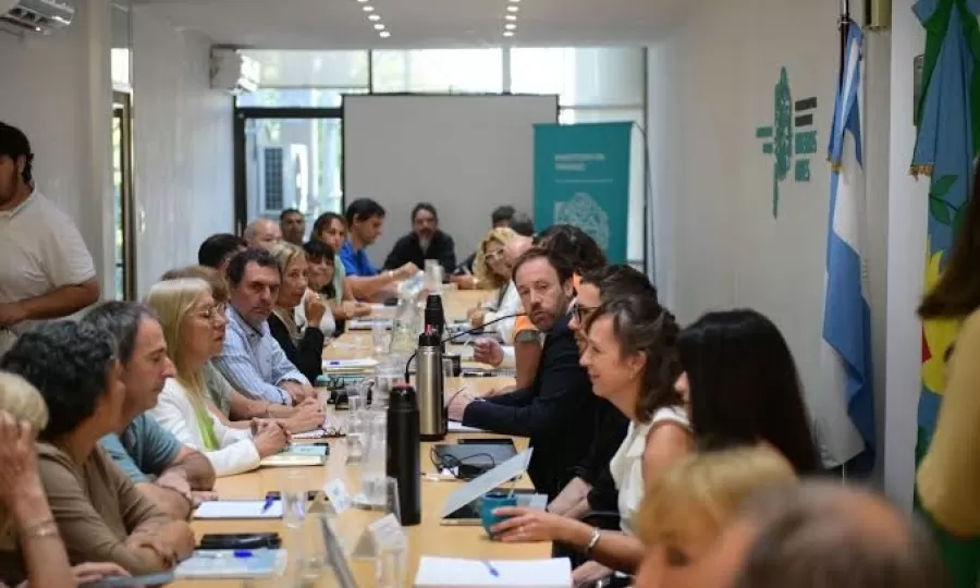La Provincia ofreci&oacute; un 6% de aumento a estatales y docentes en dos tramos