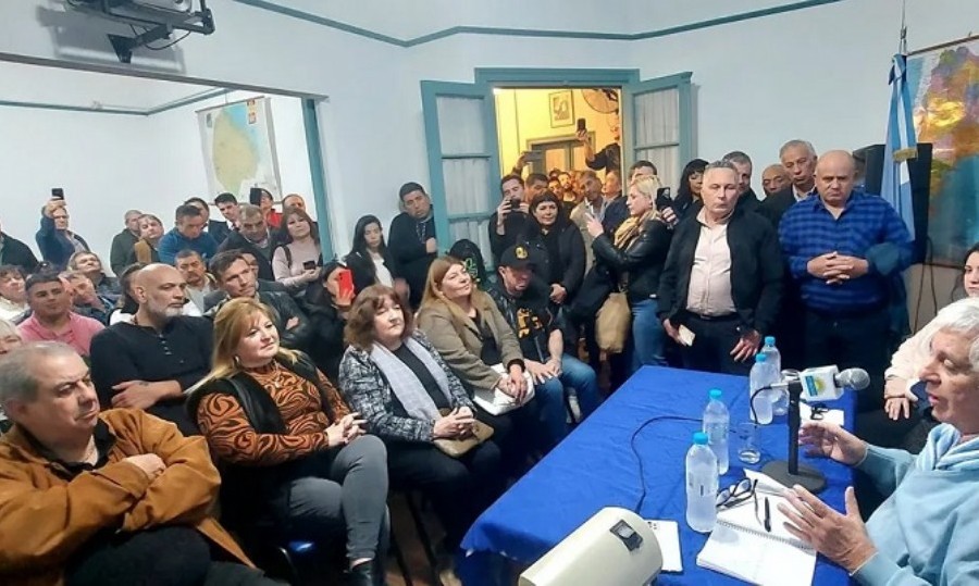 Samid encabez&oacute; el acto del Frente Patriota y agita la campa&ntilde;a bonaerense con duras cr&iacute;ticas a Milei