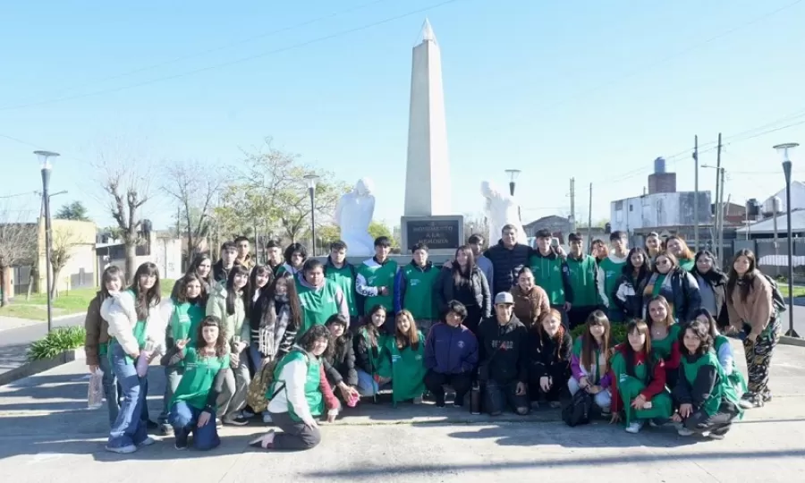 Estudiantes de escuelas secundarias participaron del Programa Echeverr&iacute;a Construye Memoria