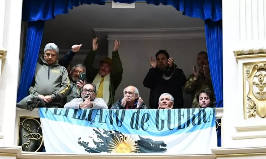 Kicillof promulg&oacute; la reforma jubilatoria especial para veteranos de Malvinas