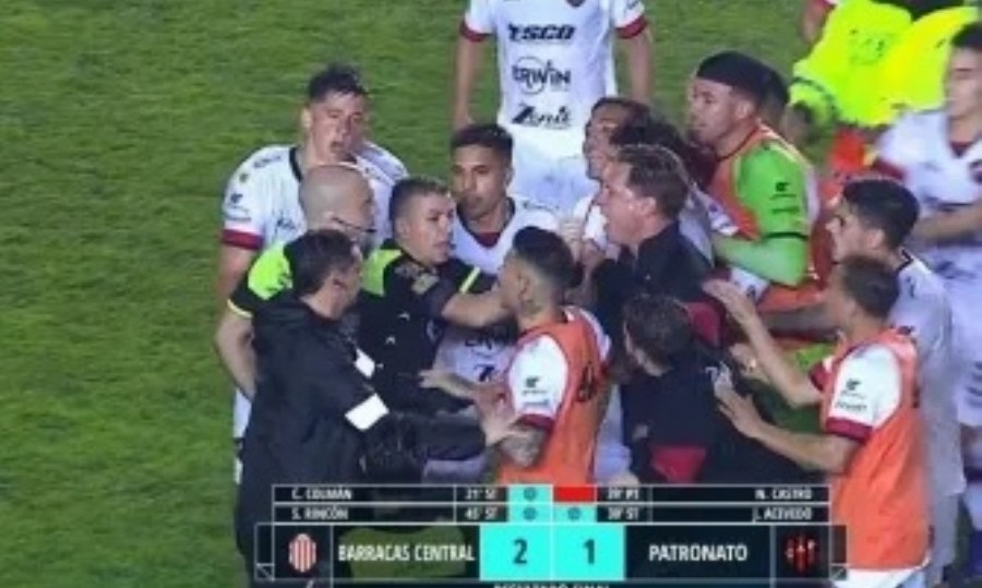 Al equipo de Paraná le anularon -mal- dos tantos.