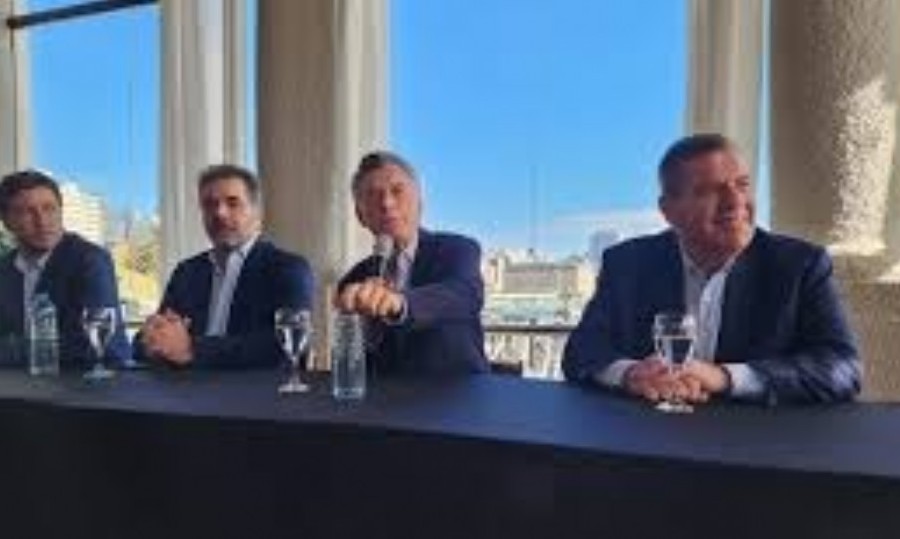 El líder del PRO en una reunión en Mar del Plata con referentes del partido.