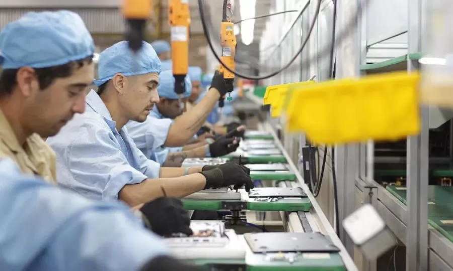 La industria sigue cayendo en la era Milei