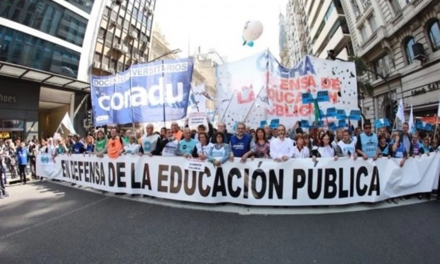 Evalúan realizar una nueva marcha federal universitaria para pedir por la aprobación de la ley de financiamiento.