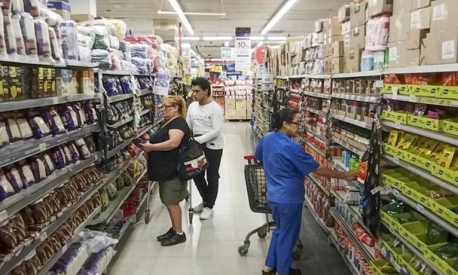 Crece la inflaci&oacute;n en supermercados y los alimentos suben hasta un 10% en marzo