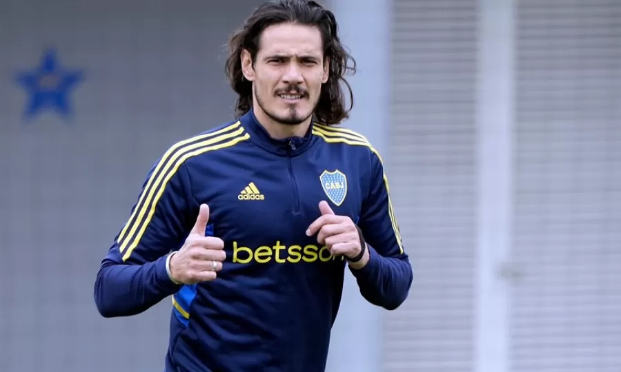 Cavani sufri&oacute; una nueva molestia f&iacute;sica y no pudo terminar la pr&aacute;ctica antes de un partido decisivo para Boca
