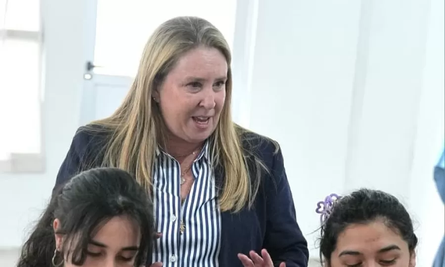 Magui Gray visitó tres sedes de la escuela municipal de artes y oficios