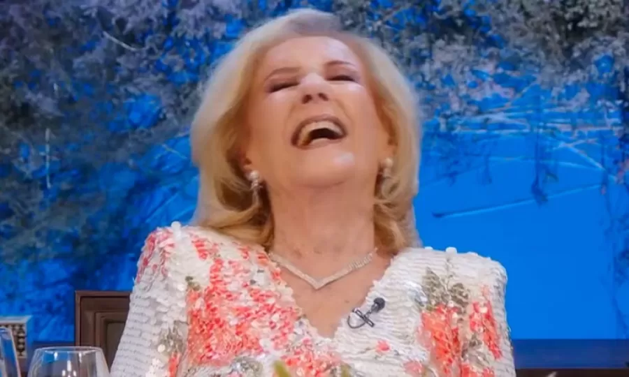 El desopilante ataque de risa de Mirtha Legrand en pleno programa que dej&oacute; a sus invitados desconcertados
