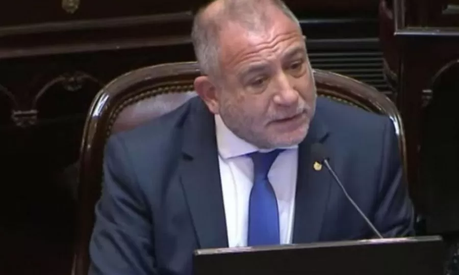 Luis Juez rompi&oacute; con el PRO y se uni&oacute; a un interbloque libertario en el Senado