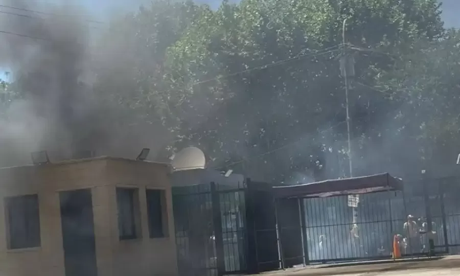 Trapitos" protestaron frente a la municipalidad ante la futura implementaci&oacute;n del estacionamiento medido