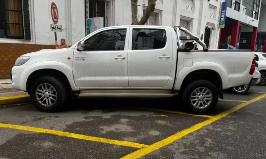 Detuvieron a cuatro adolescentes acusados de romper autos para robar pertenencias