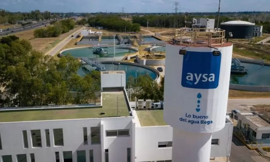 Un tribunal bonaerense fren&oacute; la privatizaci&oacute;n de AySA y le mand&oacute; la causa a la justicia federal
