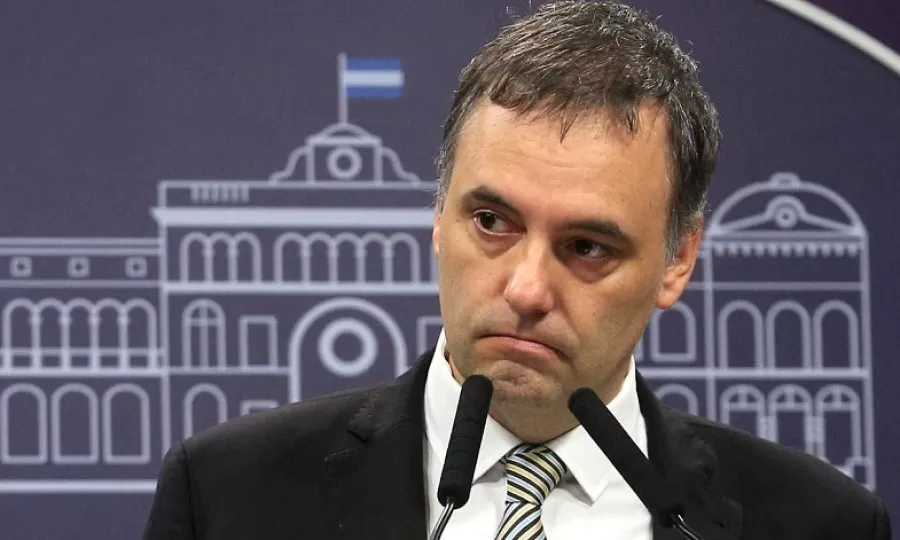 Un informe midi&oacute; el impacto del caso Adorni: un 78,5% est&aacute; enojada con el funcionario