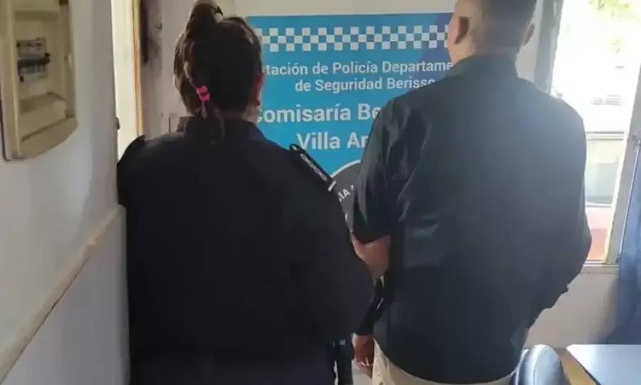 Un polic&iacute;a exonerado y exconvicto fue detenido por intento de extorsi&oacute;n a comerciante