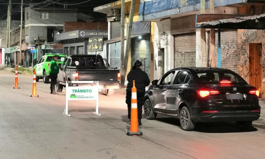 Operativos de seguridad y control vehicular en Monte Grande y 9 de Abril