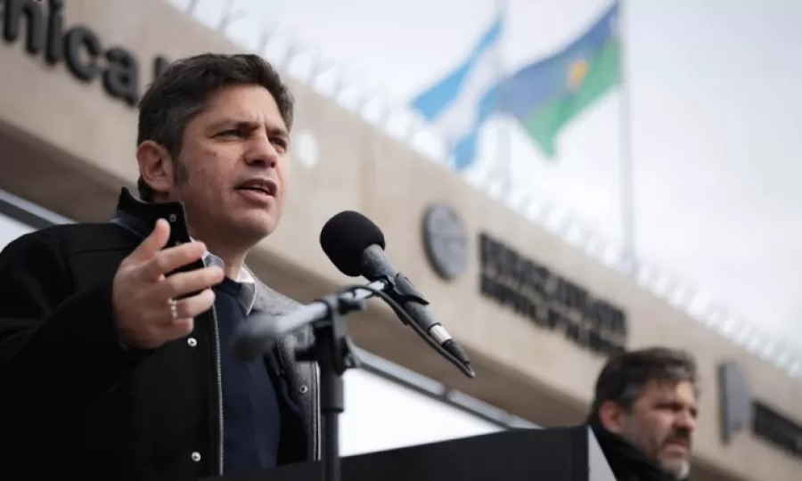 Kicillof inaugur&oacute; obras educativas en Hudson y resalt&oacute; los &ldquo;dos modelos de gesti&oacute;n antag&oacute;nicos&rdquo;