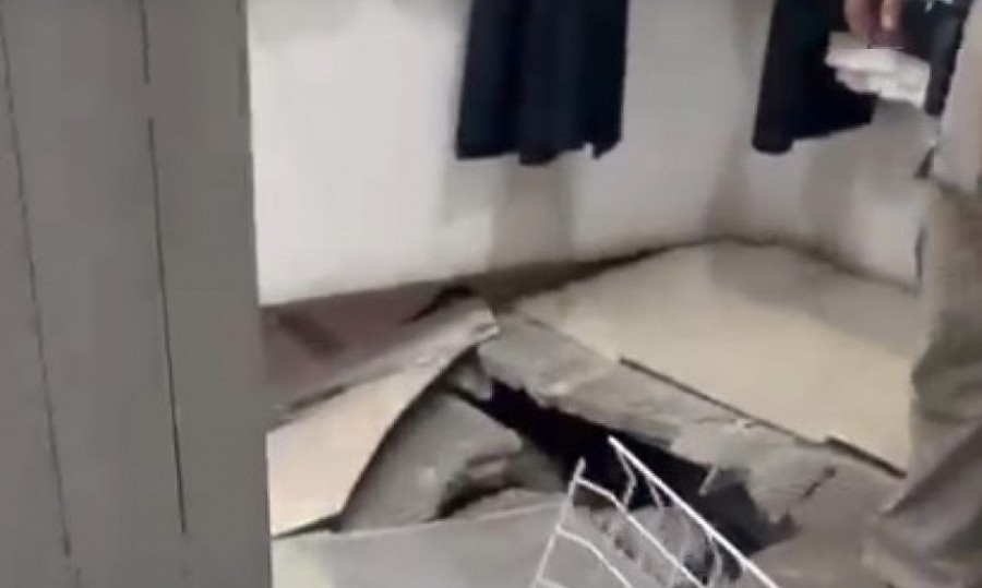 Se hundió el piso de un local en el paseo comercial.