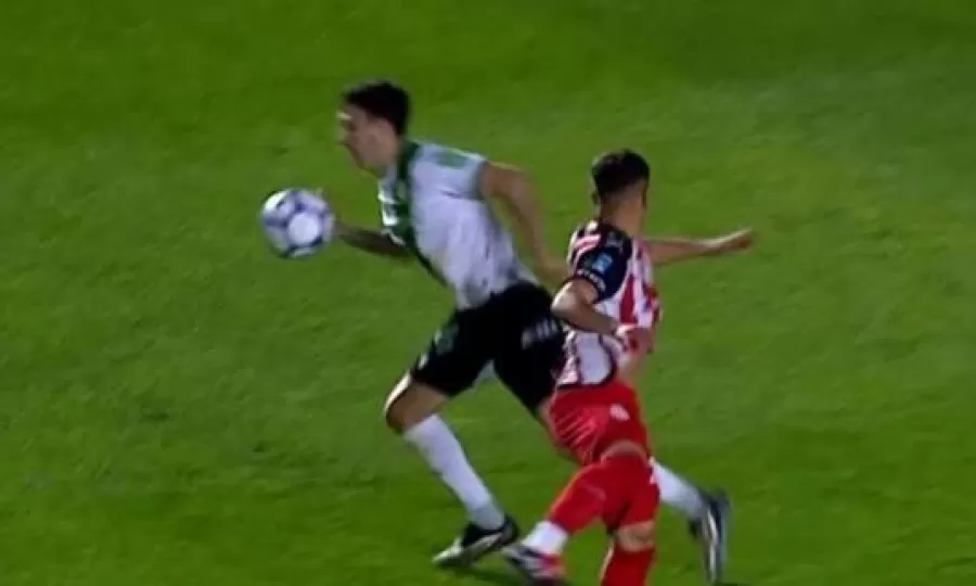 Barracas empat&oacute; ante Banfield gracias a un blooper de L&oacute;pez Garc&iacute;a