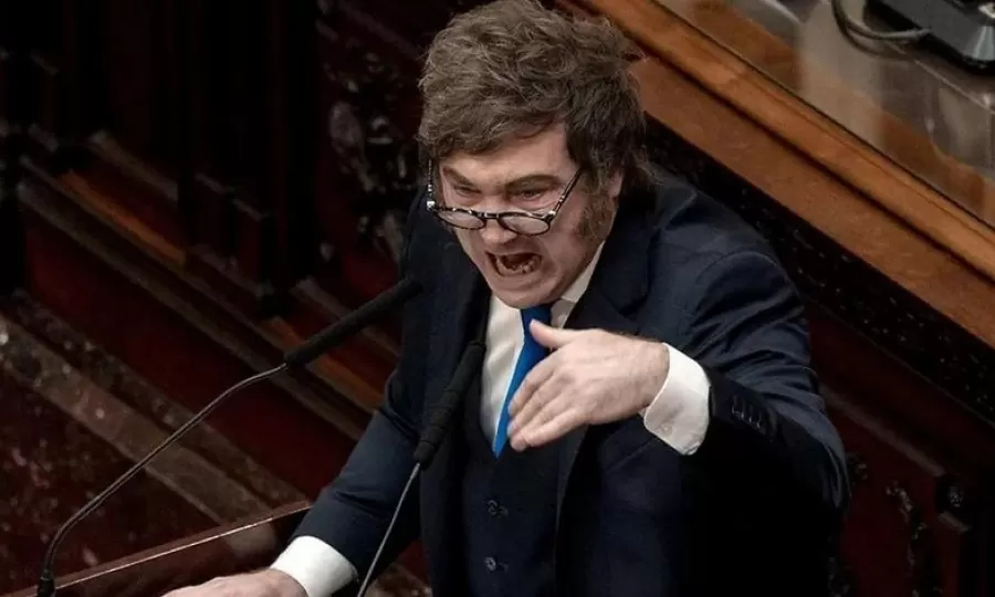 Javier Milei volvi&oacute; a apuntar contra los periodistas mientras dirigentes de todos los espacios saludaron a la prensa