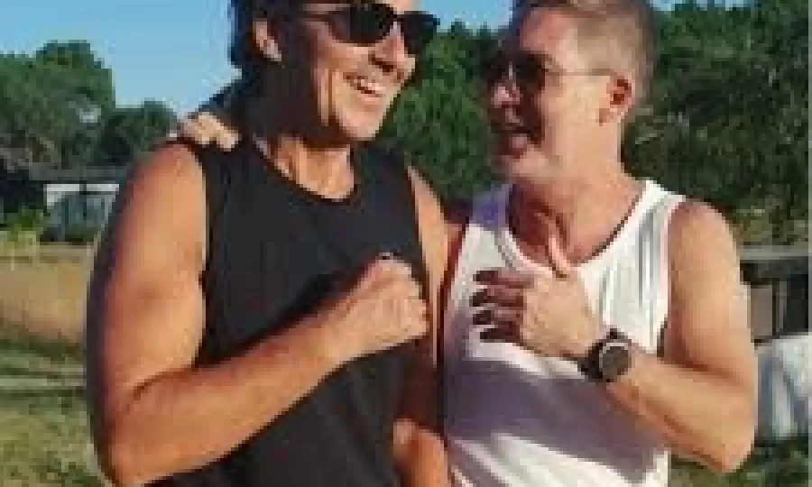 Gustavo Berm&uacute;dez y Adri&aacute;n Suar, una amistad que ya lleva 40 a&ntilde;os