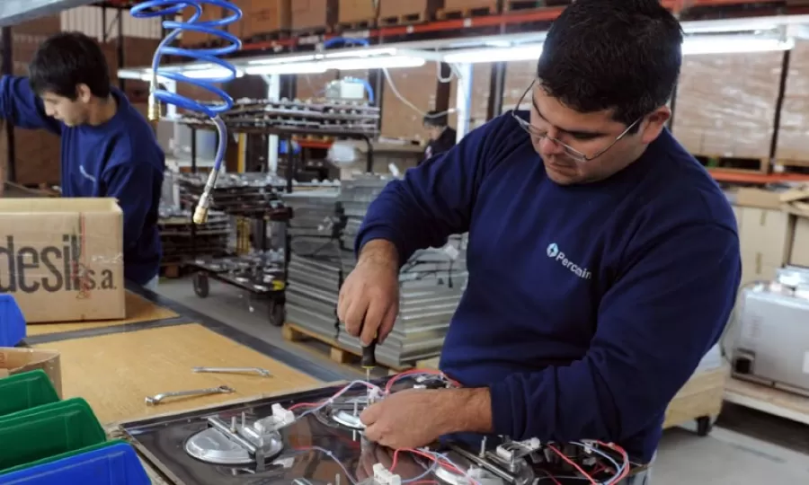 Seg&uacute;n la UCA, casi el 80% de los asalariados modific&oacute; su alimentaci&oacute;n en el trabajo por motivos econ&oacute;micos