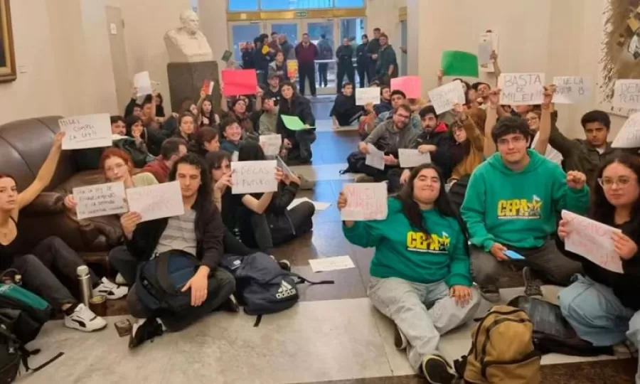 El Gobierno denunciar&aacute; a los estudiantes que tomaron la Secretar&iacute;a de Educaci&oacute;n