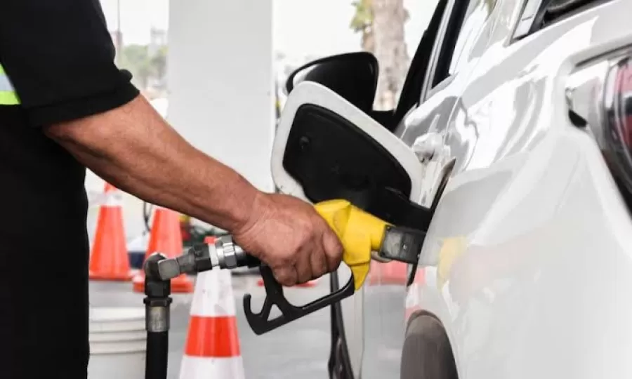 La venta de combustibles cay&oacute; por s&eacute;ptimo mes consecutivo y acumula una baja de 2,4% en lo que va del a&ntilde;o