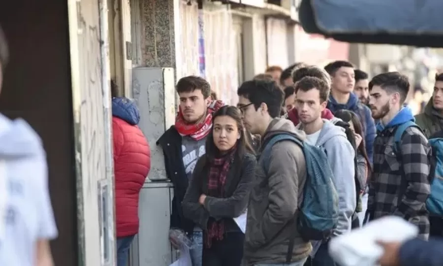 El desempleo subi&oacute; en el &uacute;ltimo trimestre de 2025 y lleg&oacute; a 7,5%, seg&uacute;n el INDEC