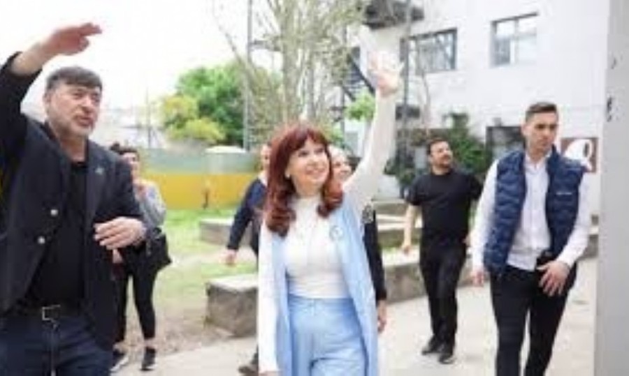 Cristina recorrió las instalaciones académicas.