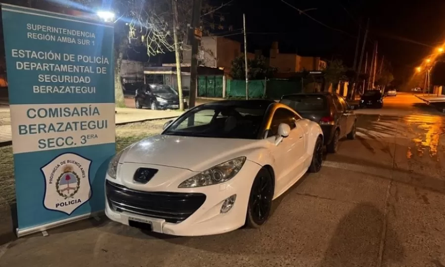 Detuvieron a dos hombres tras el robo de las llaves de una moto policial