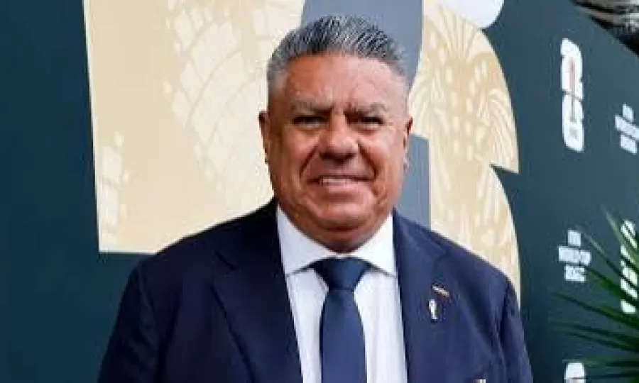 Chiqui Tapia anunci&oacute; que la AFA comenz&oacute; las gestiones para que la Argentina sea sede de toda la fase inicial del Mundial 2030