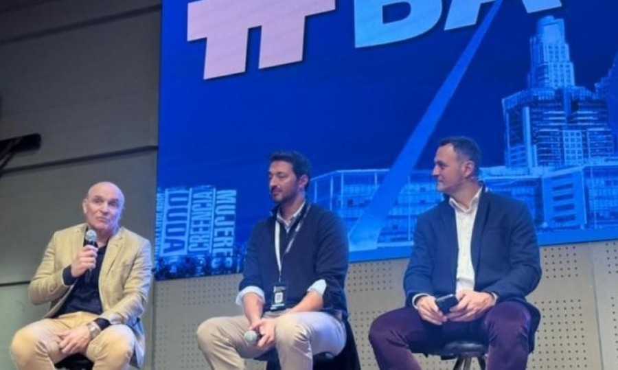 El diputado nacional José Luis Espert durante su participación en un panel realizado en la UCA.
