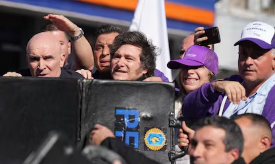 Milei apuntó en redes a los "kukas carentes de ideas" y llamó a votar en su contra.