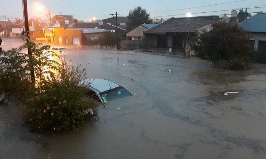 Las fuertes lluvias y vientos comenzaron alrededor de las 4 de la mañana.