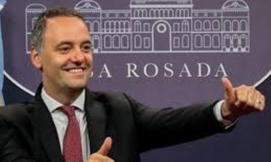 El vocero presidencial, Manuel Adorni, ahora tendrá rango de ministro.