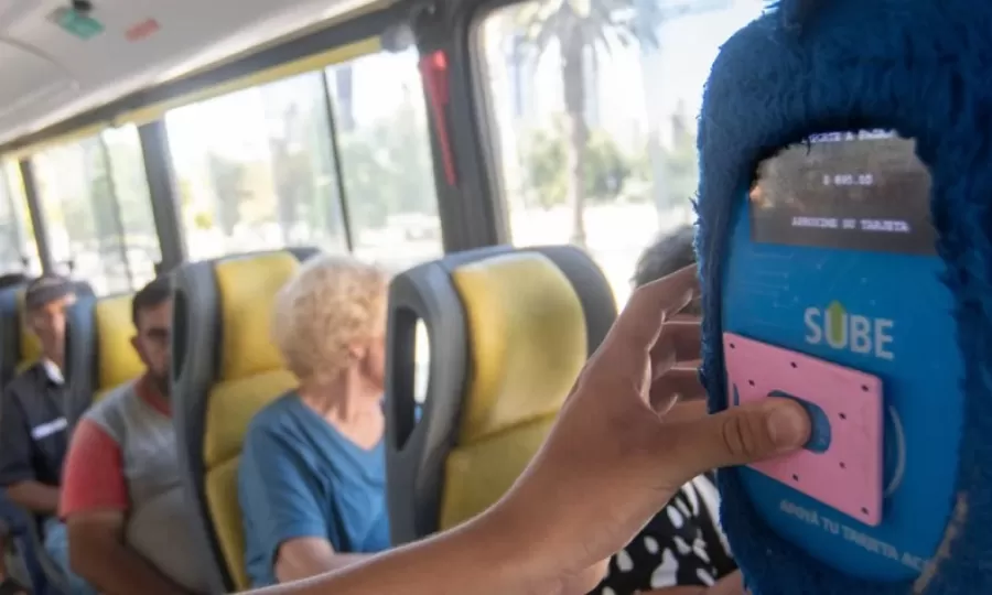 Cu&aacute;nto aumentar&aacute;n los boletos de colectivos en CABA y PBA en junio tras el dato del Indec